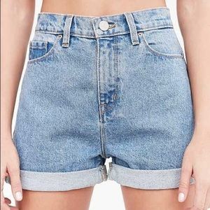 BDG High-Waisted Mom Short - Light Wash